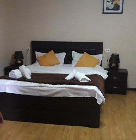 Ira & Vaso'S Guest House Borjomipark Экстерьер фото